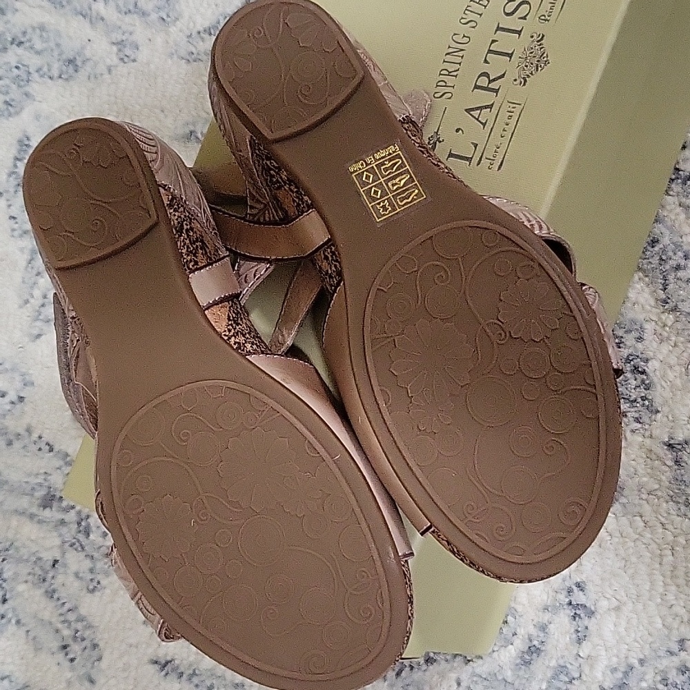 L'ARTISTE Sandals - Picture 9 of 10